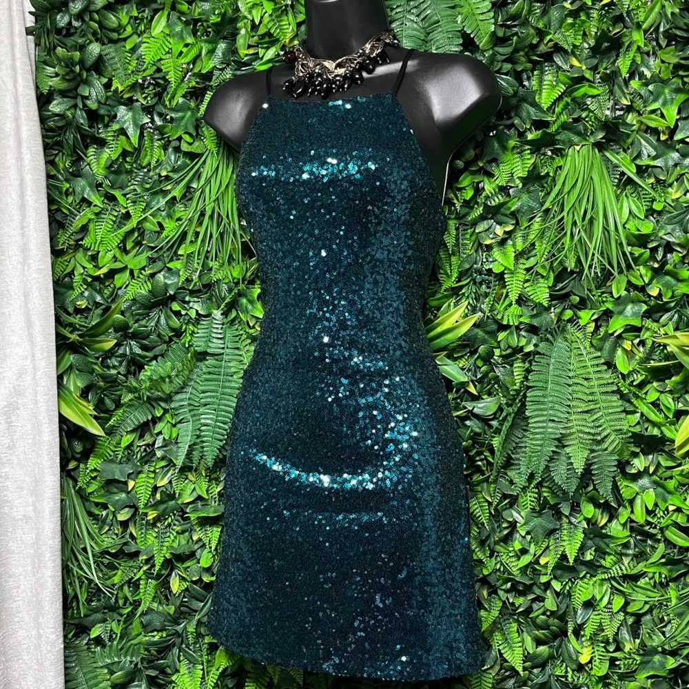 Lulus Dress Medium Emerald Green Sequin Mini High Neck Bodycon NWT 4152